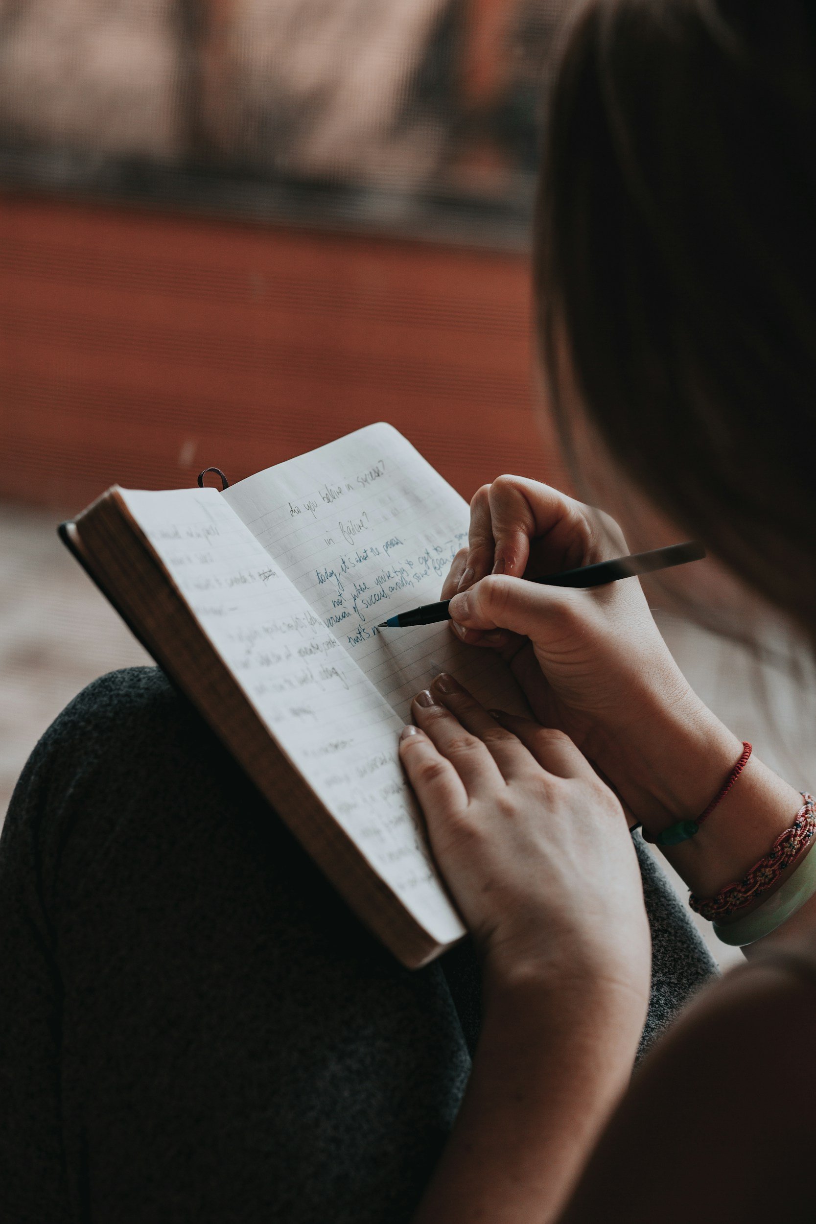 Why Your Therapist Keeps Telling You to Journal (and Why They’re Right)